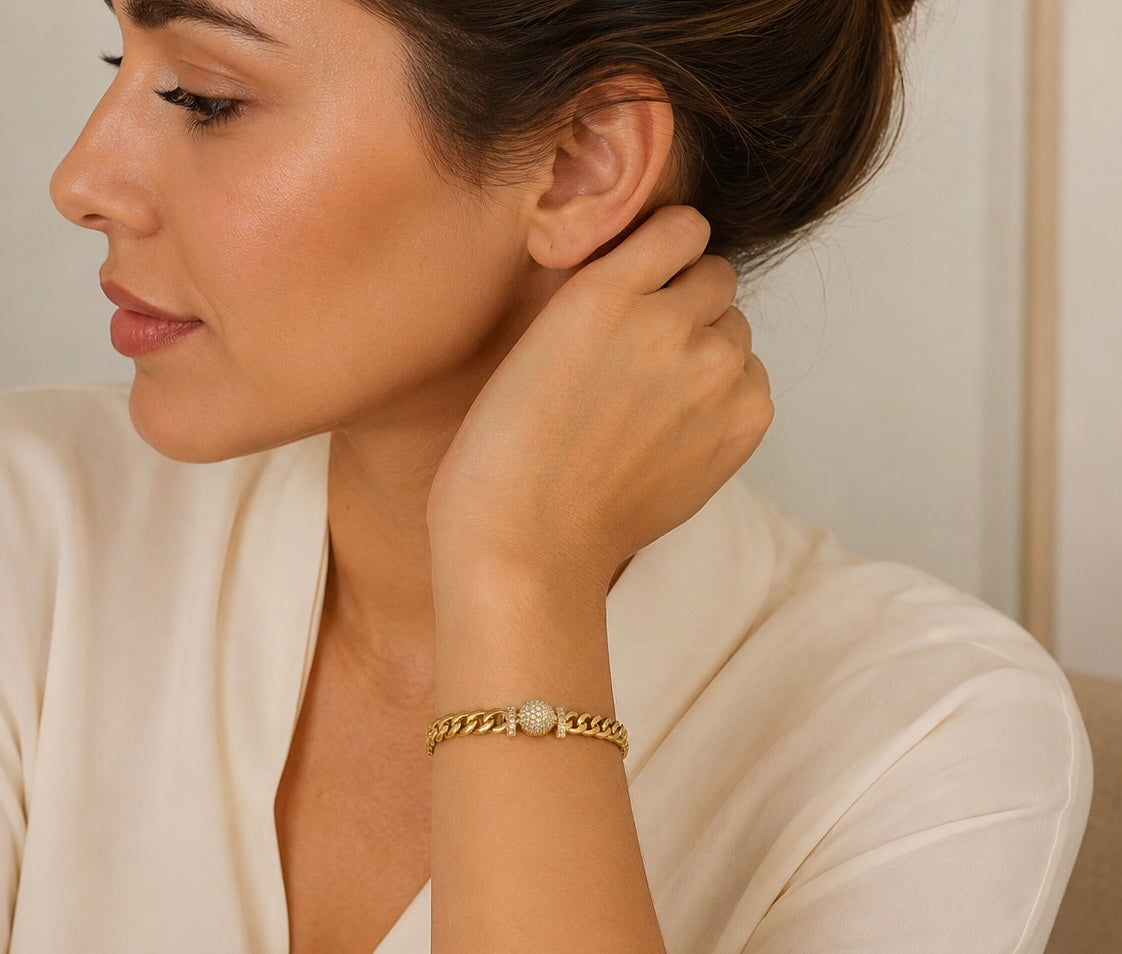 PULSEIRA DOURADA COM DESIGNER MODERNO