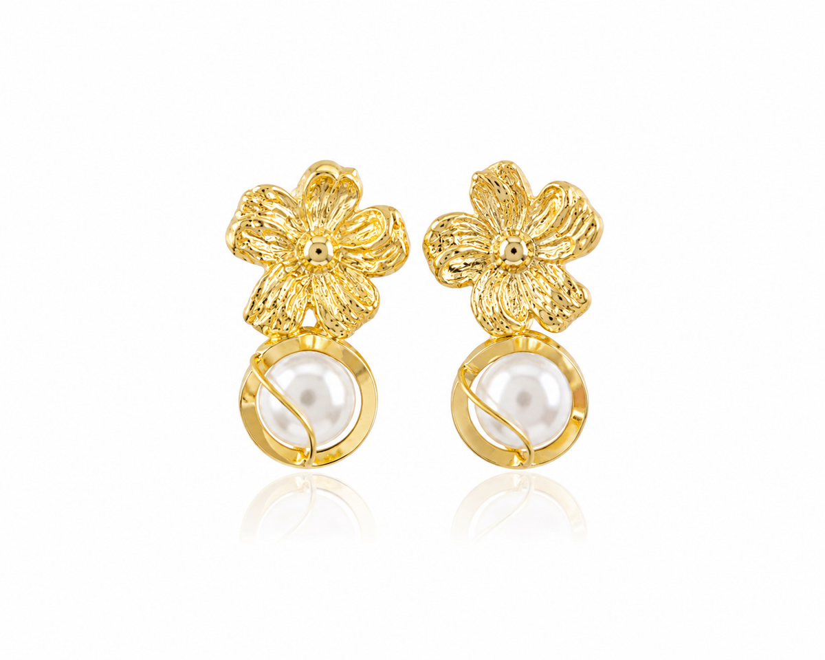 Brinco Dourado Flor Pérola