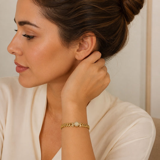 PULSEIRA DOURADA COM DESIGNER MODERNO