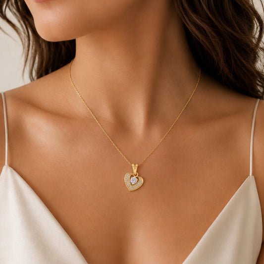 Pingente Dourado Coração Cravejado Ponto de Luz