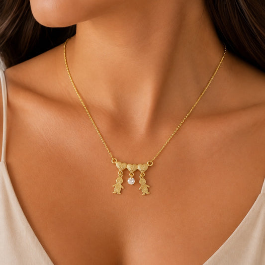 Pingente Dourado Mãe Dois Meninos